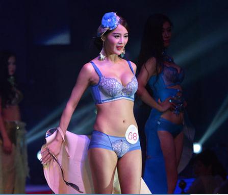 安徽举行胸模大赛 隆胸模特王琪终获比较好的