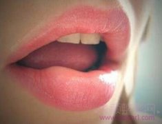 <b>玻尿酸丰唇怎么样？玻尿酸丰唇多少钱？</b>