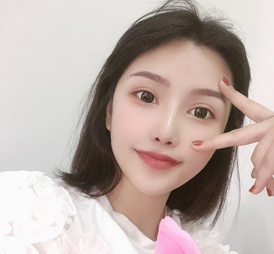 对比美联臣李相雨,选择了首尔丽格朴兴植做双颚手术。
