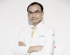 <b>北京艾玛韦元强脂肪隆胸怎么样,有没有失败案例?</b>