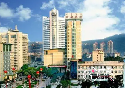 重庆西南医院做全瓷冠多少钱？
