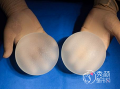 隆胸去公立医院还是整形医院？来看看隆胸手术价格一览表