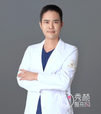 青岛吸脂哪个医生好？青岛诺美德王刚和青岛华颜美张庆对比