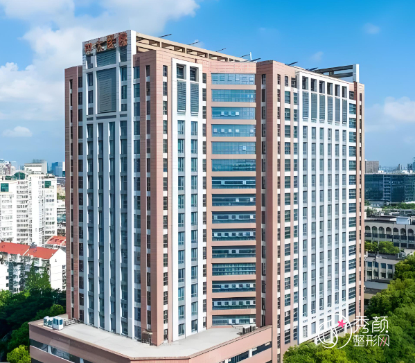 东南大学附属中大医院脂肪填充面部多少钱？哪个医生好？脂肪填充面部医生介绍