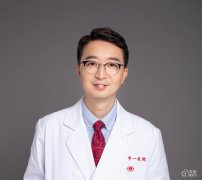 陈辉双眼皮修复多少钱？大致8千元起，内含双眼皮修复案例&坐诊机