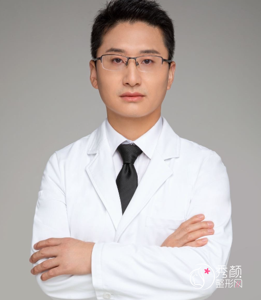 上海隆鼻哪个医生好？沈国雄、李健、范锴、范荣杰实力太夯！