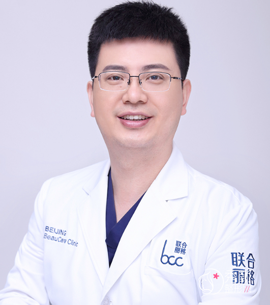上海隆鼻哪个医生好？沈国雄、李健、范锴、范荣杰实力太夯！